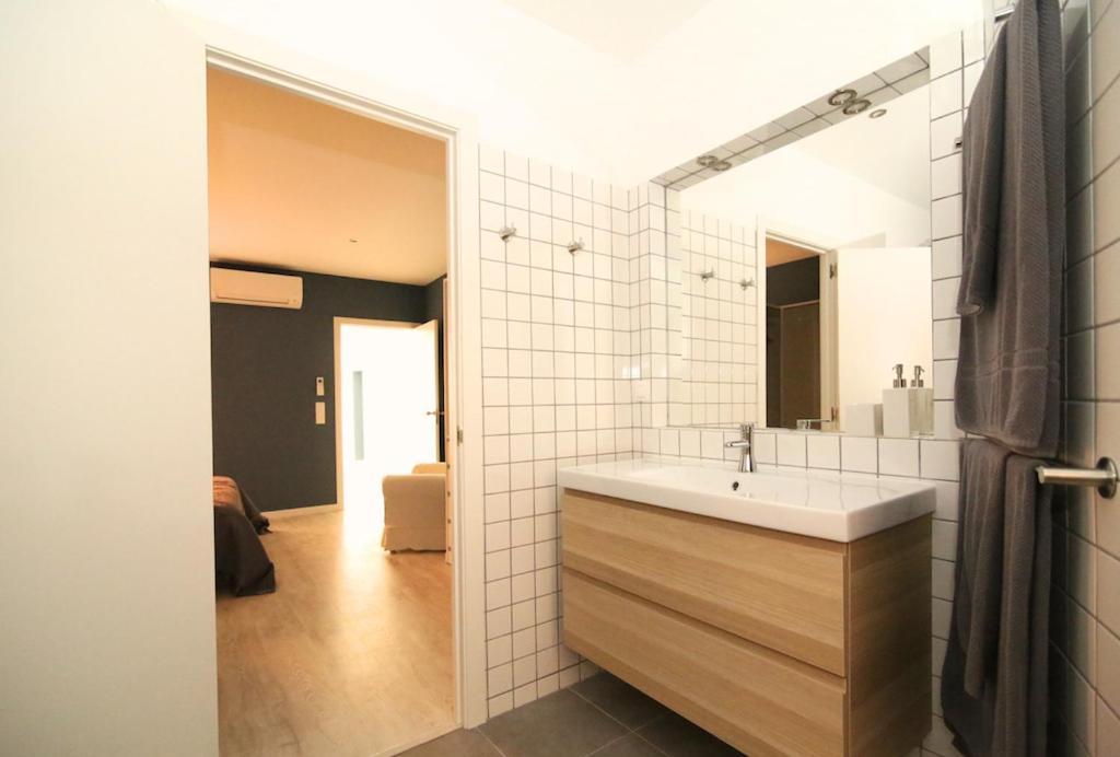 Cozy Apartment In Amazing Location! Lisbon Exterior photo