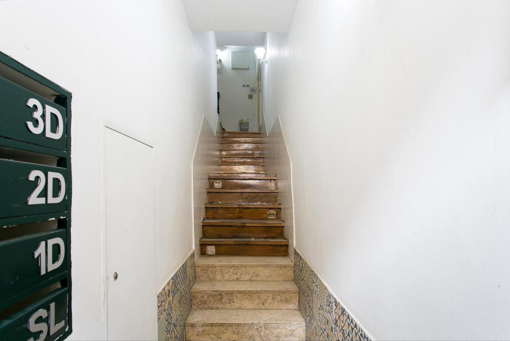Cozy Apartment In Amazing Location! Lisbon Exterior photo