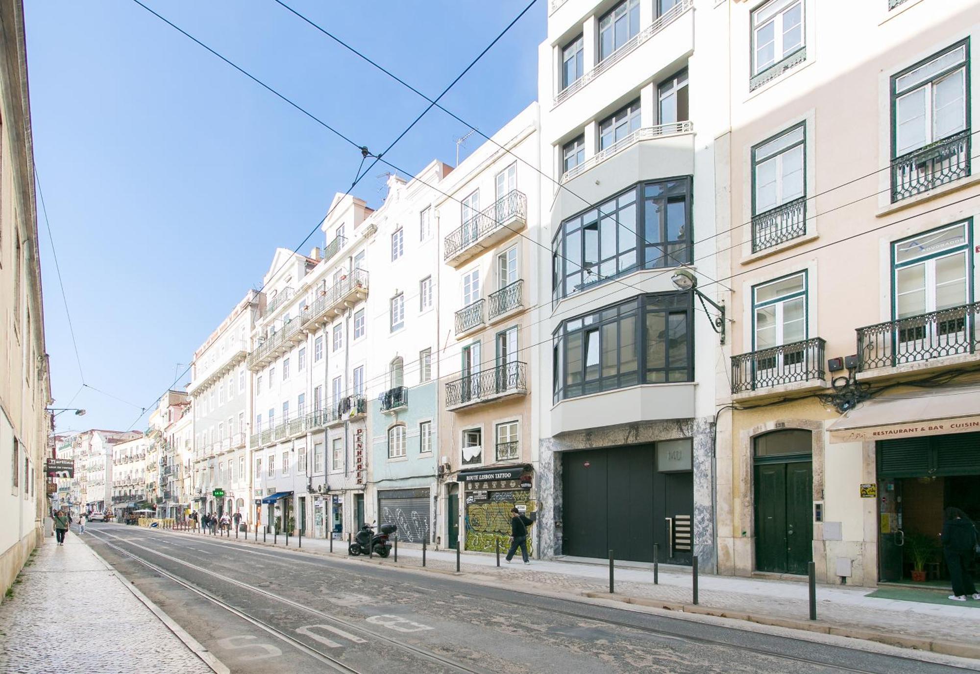 Cozy Apartment In Amazing Location! Lisbon Exterior photo