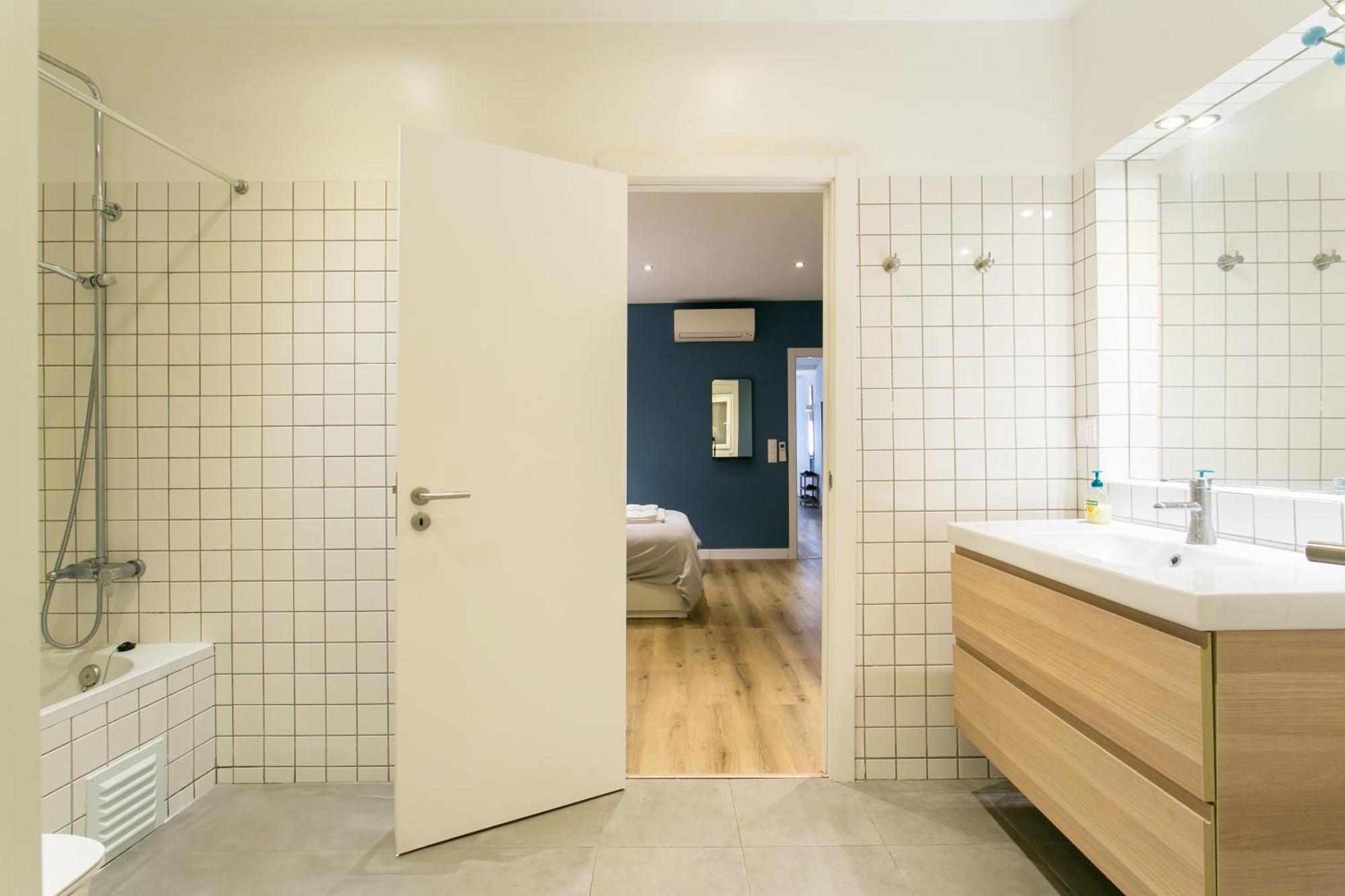 Cozy Apartment In Amazing Location! Lisbon Exterior photo
